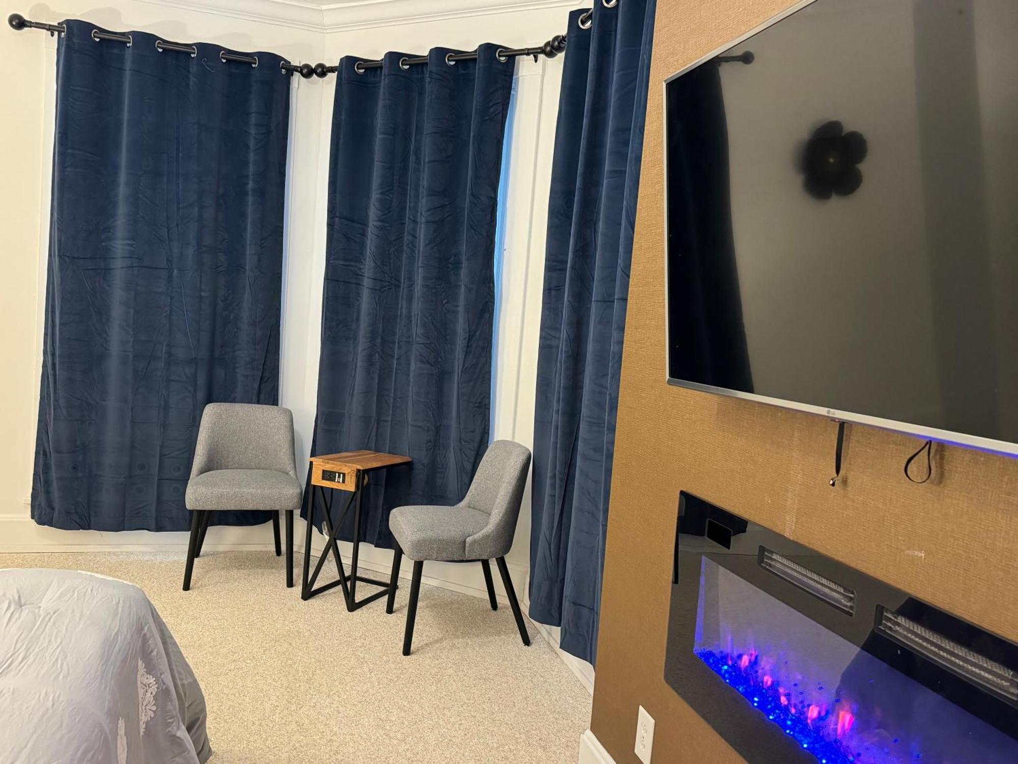 Beautiful Bungalow On Main 매디슨 외부 사진